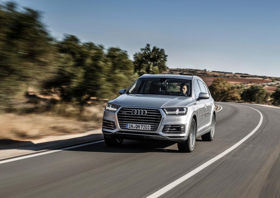  Audi Q7 e-tron TDI Quattro (4M) 2016 года  (WW) (фото 21 из 33)